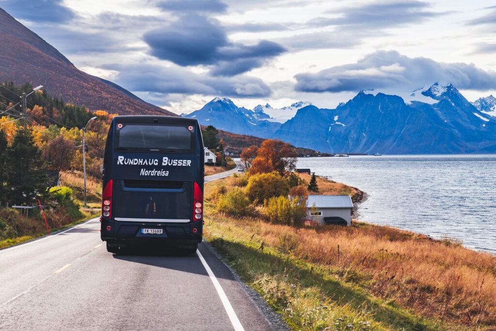 Bus in Rotsund