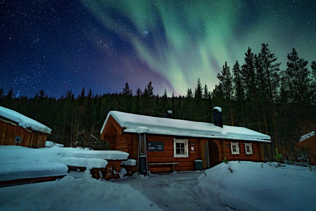 Aurora above Ovi Raishiin