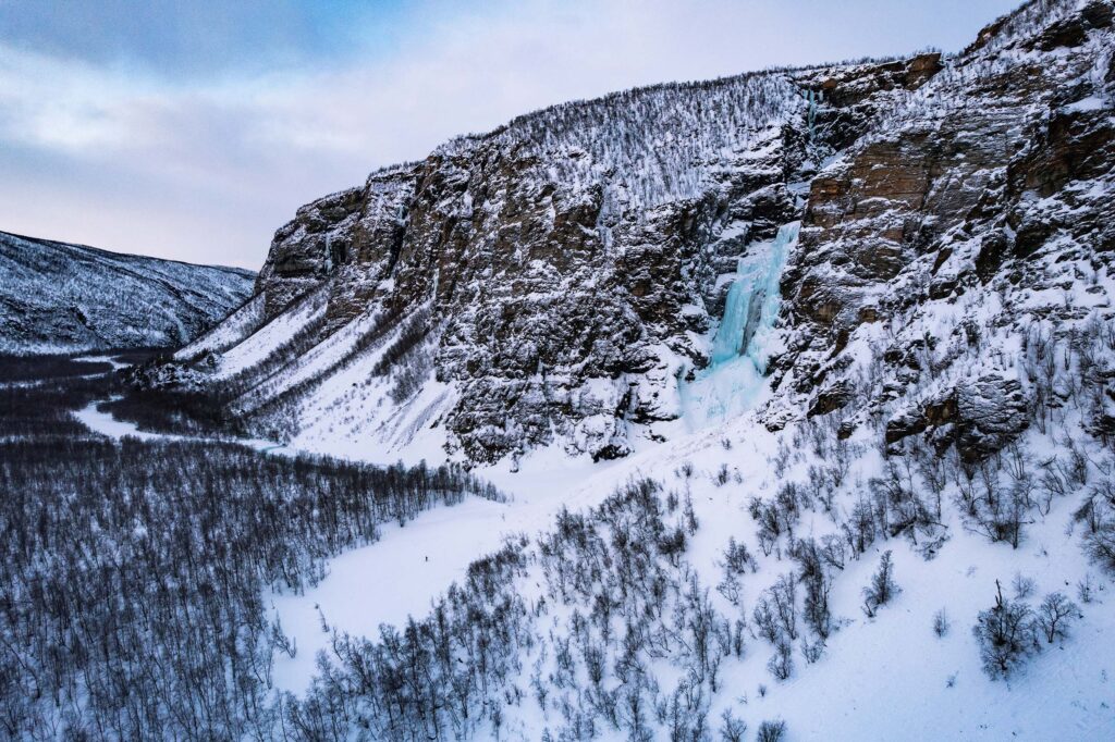 Partly frozen Mollisfossen